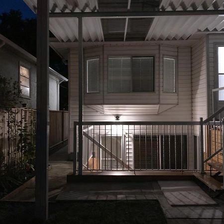 Skytrain Suite: Central Comfort Near Metro & Downtown Vancouver Exterior photo