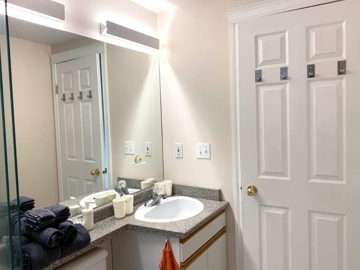 Skytrain Suite: Central Comfort Near Metro & Downtown Vancouver Exterior photo