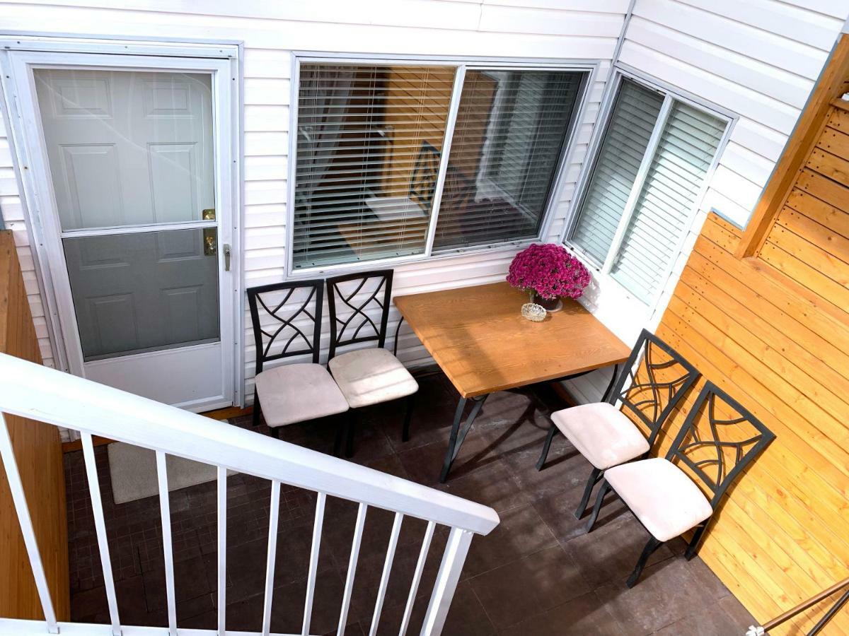 Skytrain Suite: Central Comfort Near Metro & Downtown Vancouver Exterior photo